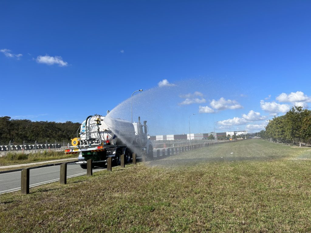 Landscape Watering & Dust Suppression Watercart Wet hire Water Delivery, water cart Hire Gold Coast, Scenic Rim